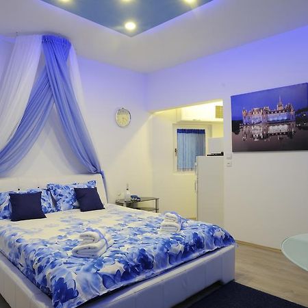 Apartment Rinaldi Lux Belgrado Exterior foto